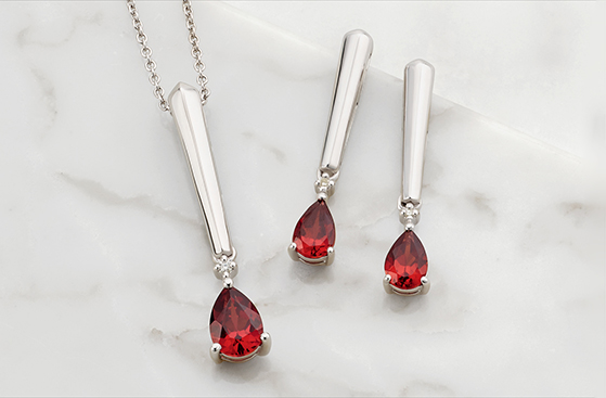 Garnet jewelry. Garnet jewelry.